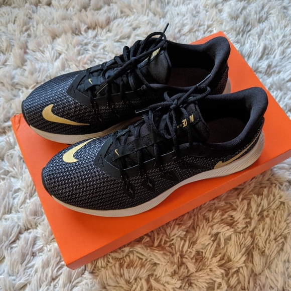 🚫🚫SOLD🚫🚫Nike Running Sneakers - Picture 1 of 5